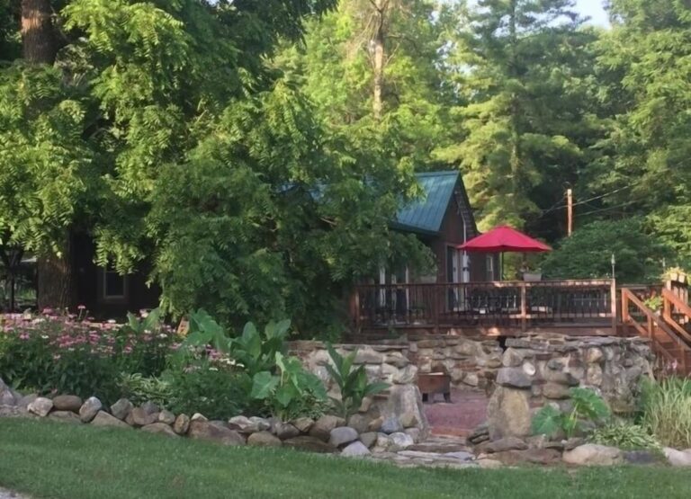 Eagles Rise Cabin on Sugar Creek with hot tub