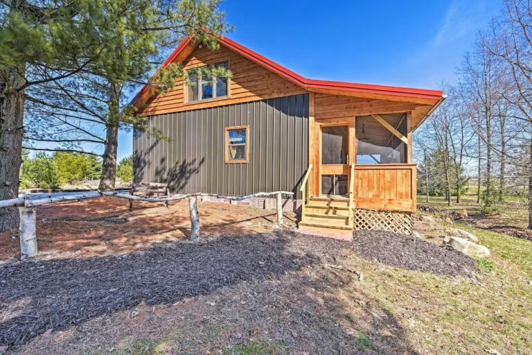 Honey House Cabin - A Quiet Countryside Retreat!