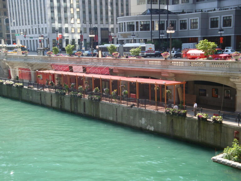 Riverwalk Restaurants in Chicago