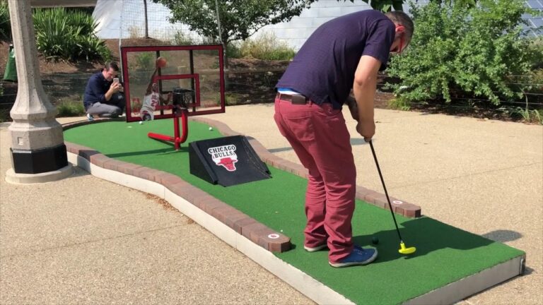 The Best Outdoor Mini Golf Courses in Chicago